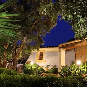 Residenza Di Campagna Seranile Landhuis